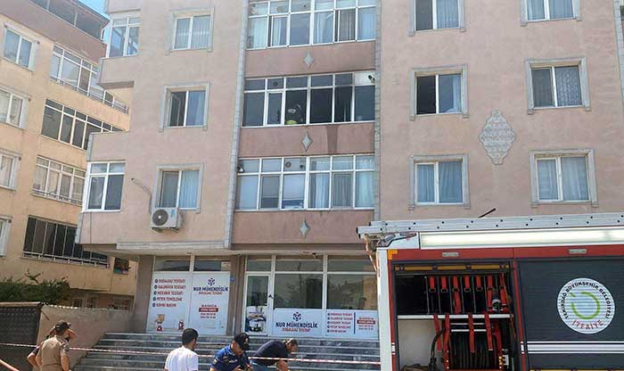 --APARTMAN-DAIRESINDEKI-YANGIN-BUYUMEDEN_1