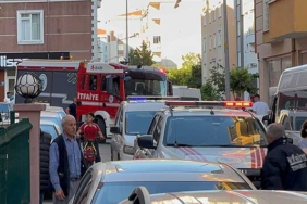 Kahvehaneye Giren Otomobilde Sürücü Yaralandı 2 thumbnail