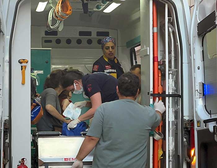 Çorlu’da Mutfakta Korkutan Yangın 1 OCAKTAKI YEMEK ALEV ALDI BABA YARALAND 2