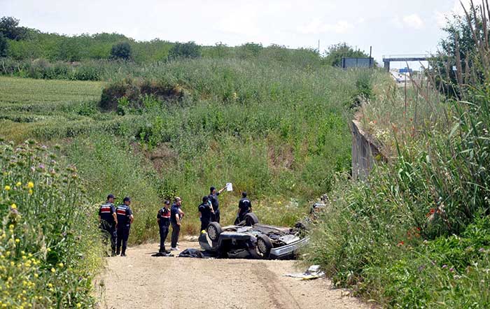 Menfeze Düşen Araçta Sürücü Yaşamını Yitirdi 1 TEKIRDAGDA MENFEZE DUSEN OTOMOBILIN SUR 1