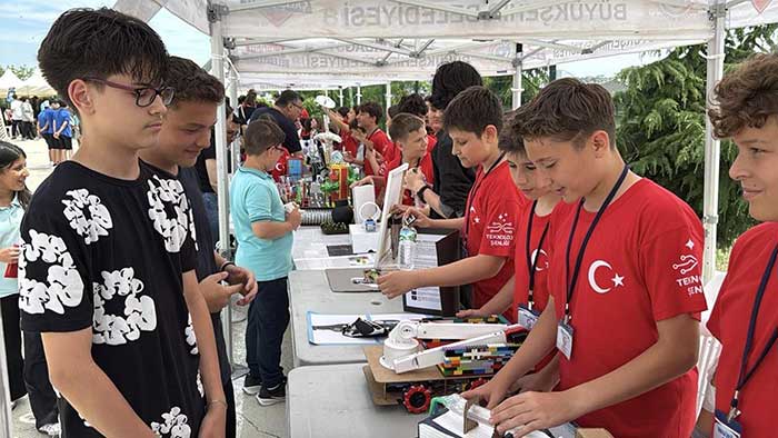 Gençlerin Tasarımları Göz Doldurdu 1 TEKIRDAGDA OGRENCILER HAZIRLADIKLARI P 1